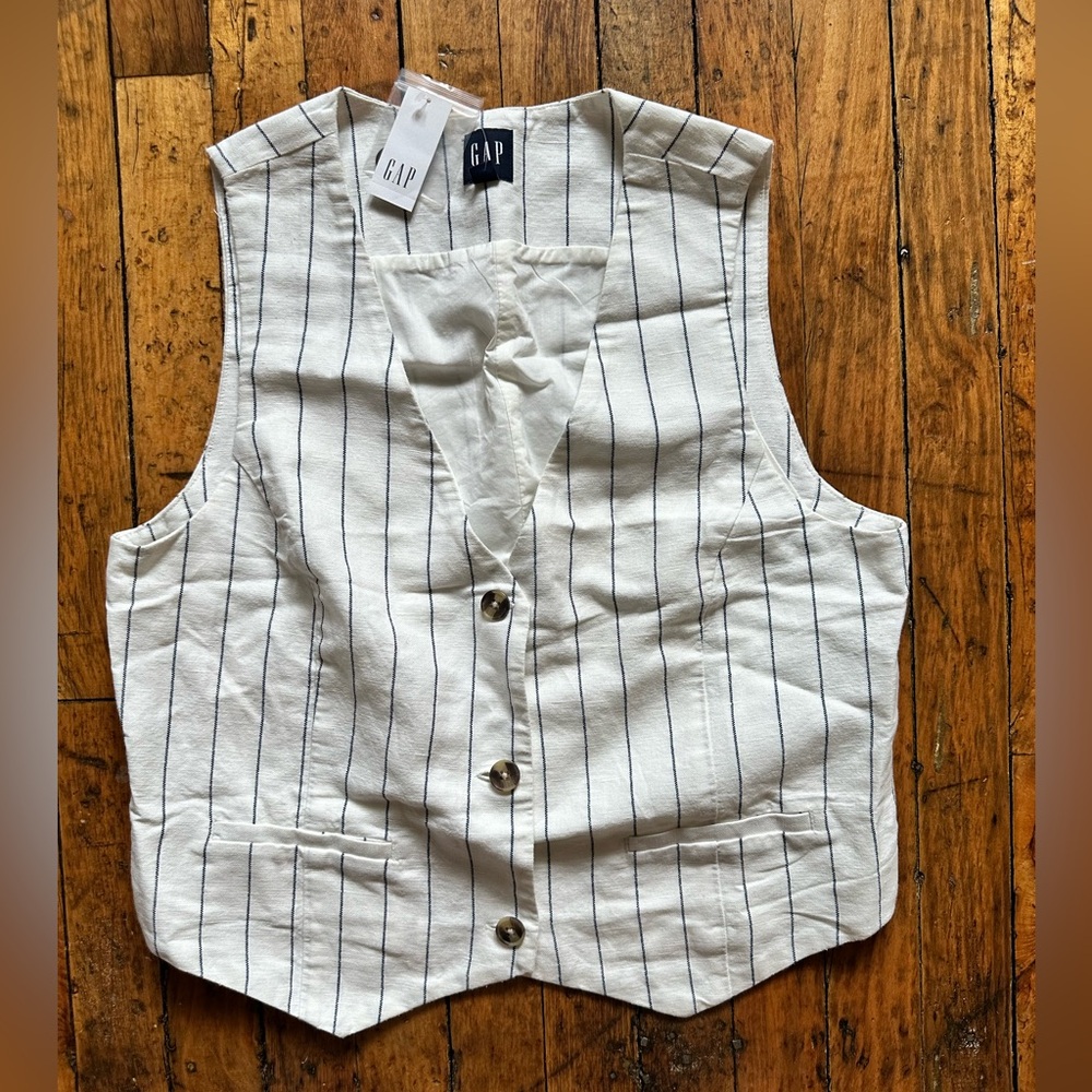 ✨NWT✨ GAP Linen-Cotton Vest White and Navy Blue Stripe - Size M